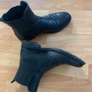 Thursdays Duchess Chelsea boot in black leather